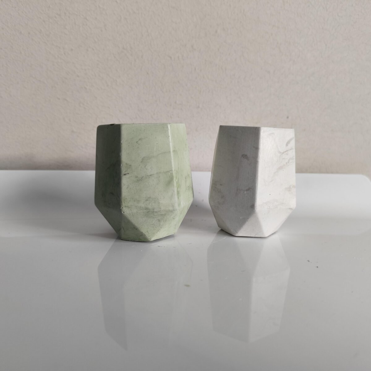 Διακοσμητικό Κεραμικό Βαζάκι - Image 1