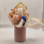 Σύνθεση κεριών σε χάρτινη βάση